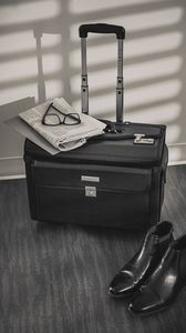 Bugatti Warren Business Case on Wheels w/Textured Vegan Leather