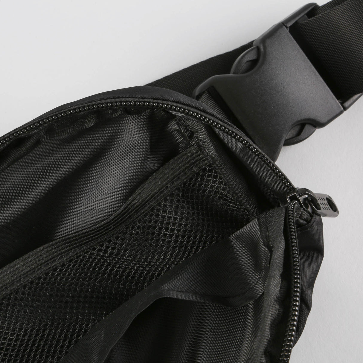 000009 Street Talk Belt Bag