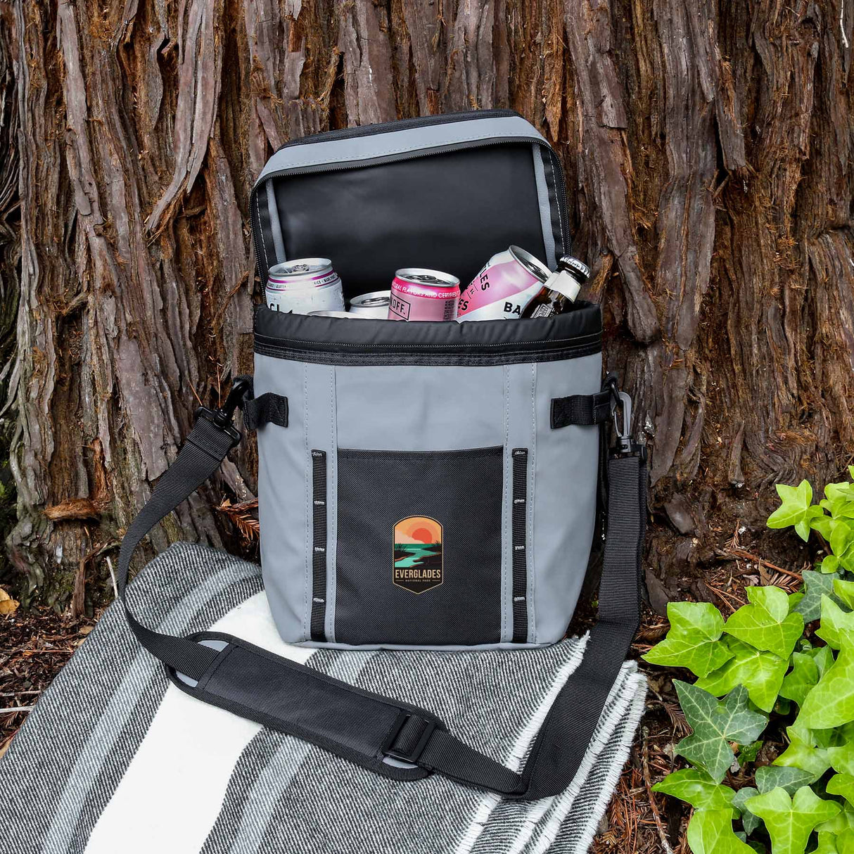 000014 12 Can Glacier Peak Insulated Cooler