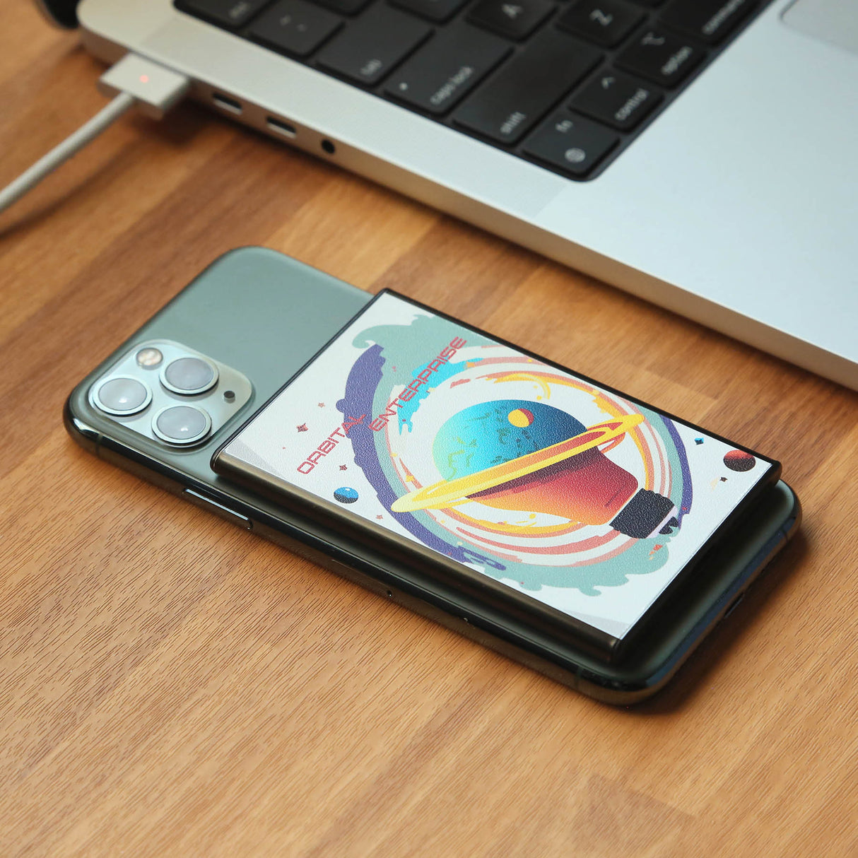The Slim Wireless Power Bank