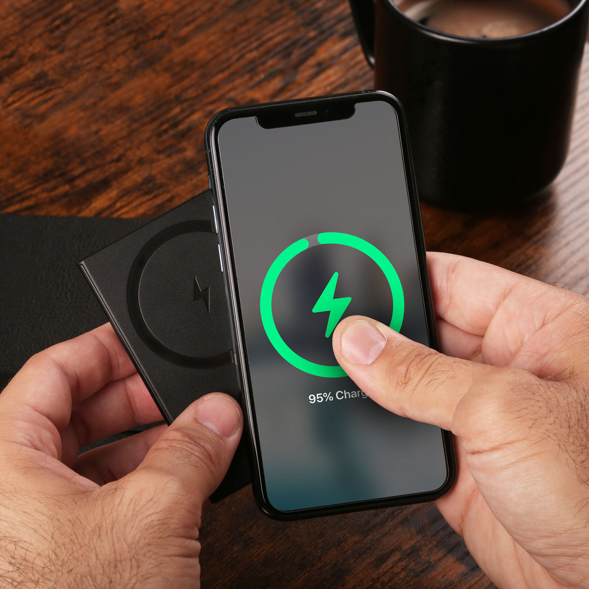 The Slim Wireless Power Bank