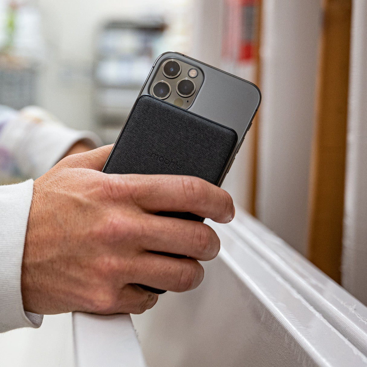 000366 mophie Snap+ Mini 5000 mAh Wireless Power Bank