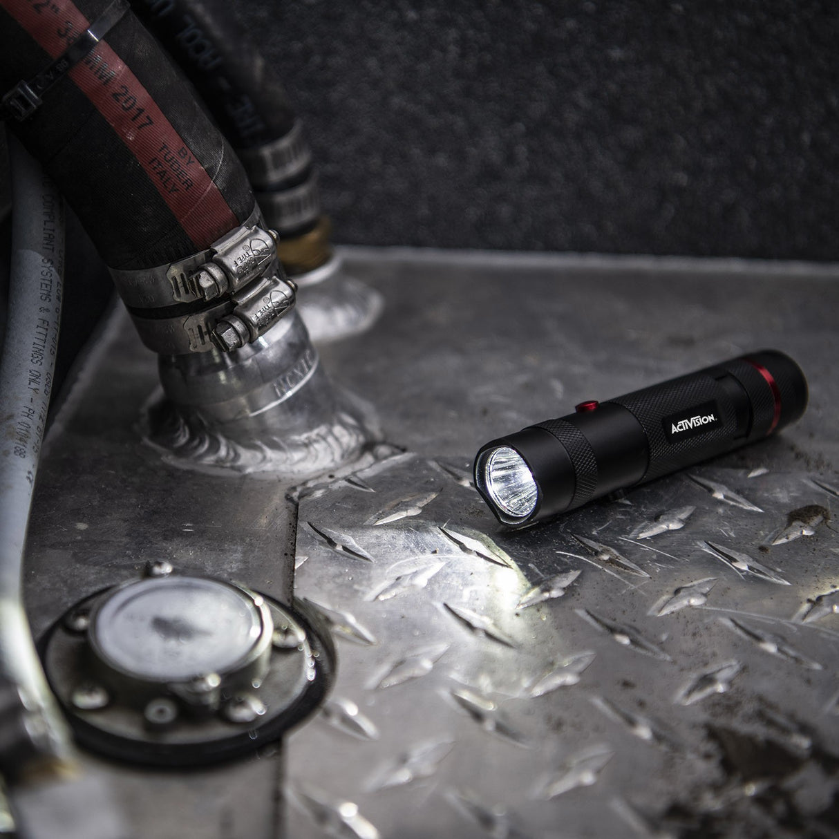 Coast® Dual-Color Light