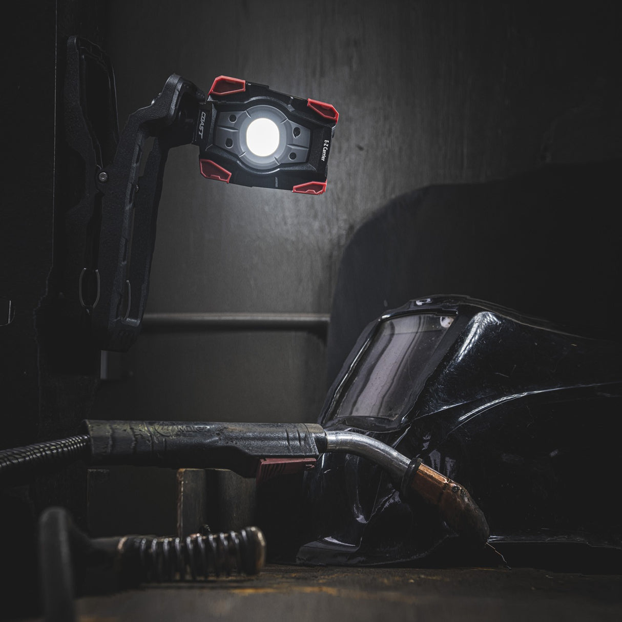 Coast® Rechargeable Clamp Light