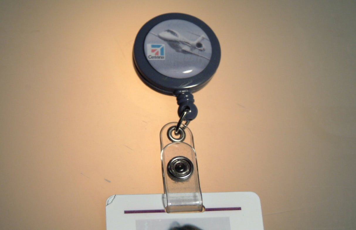 Retractable Reel w/Full Color Dome