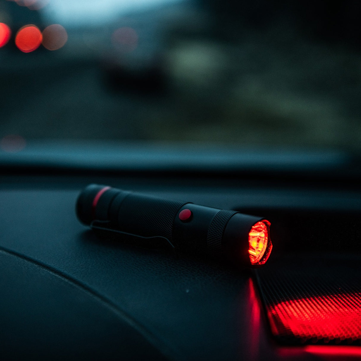 Coast® Dual-Color Light