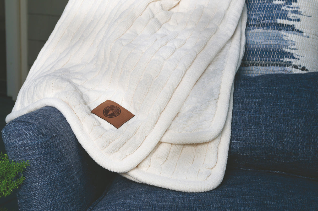 Cable Knit Lambswool Blanket (Laser Patch)