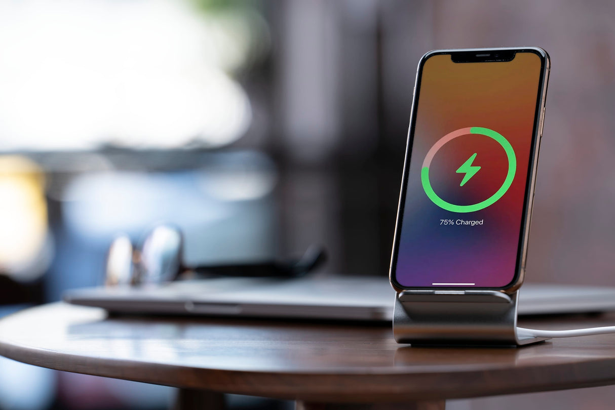 Solekick™ MagClick™ Fast Wireless Charging Stand