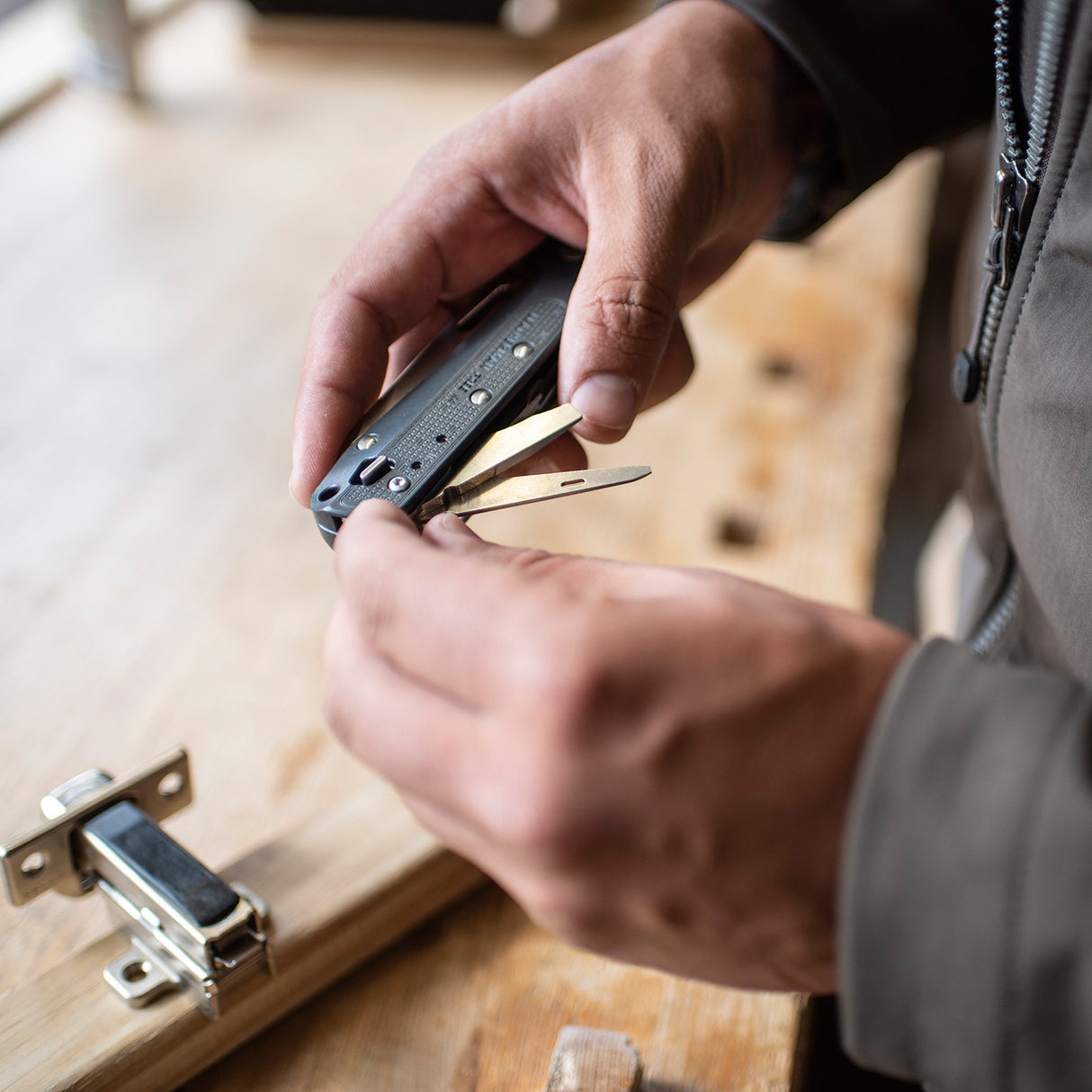 Leatherman® Free™ K4 - Dark Gray