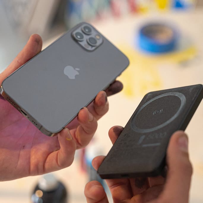 000366 mophie Snap+ Mini 5000 mAh Wireless Power Bank