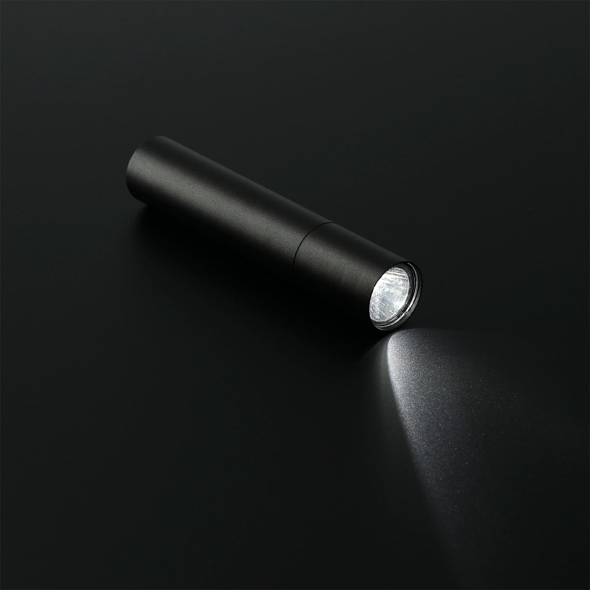 Rechargeable 1200mah Flashlight