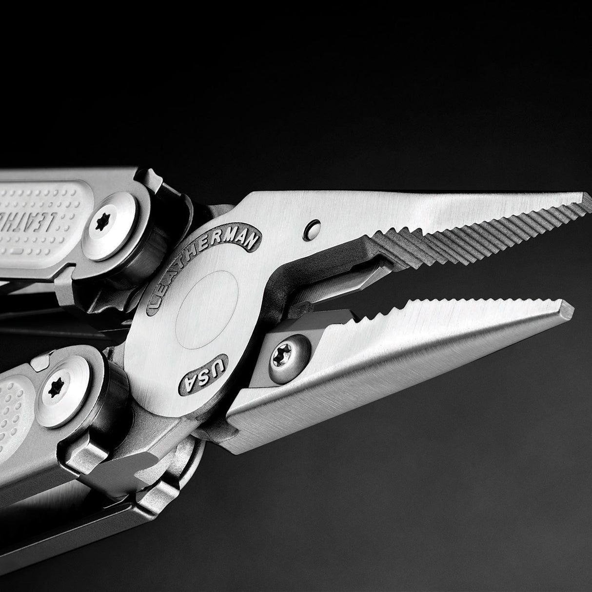 Leatherman® Free™ P4