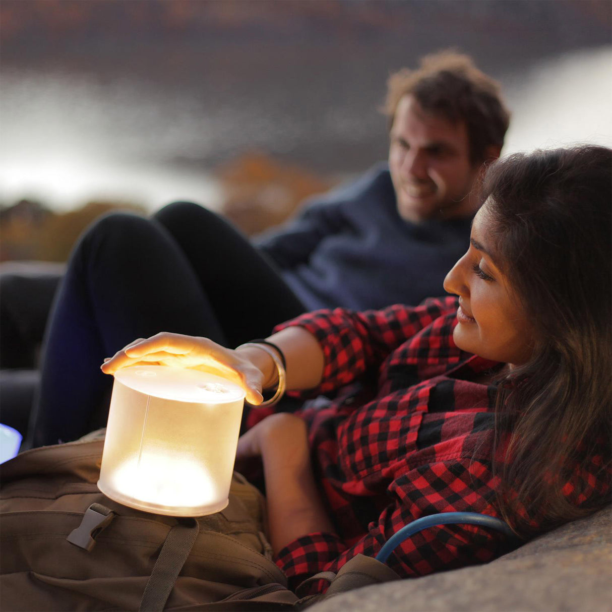 Luci Lux: Solar Inflatable Lantern