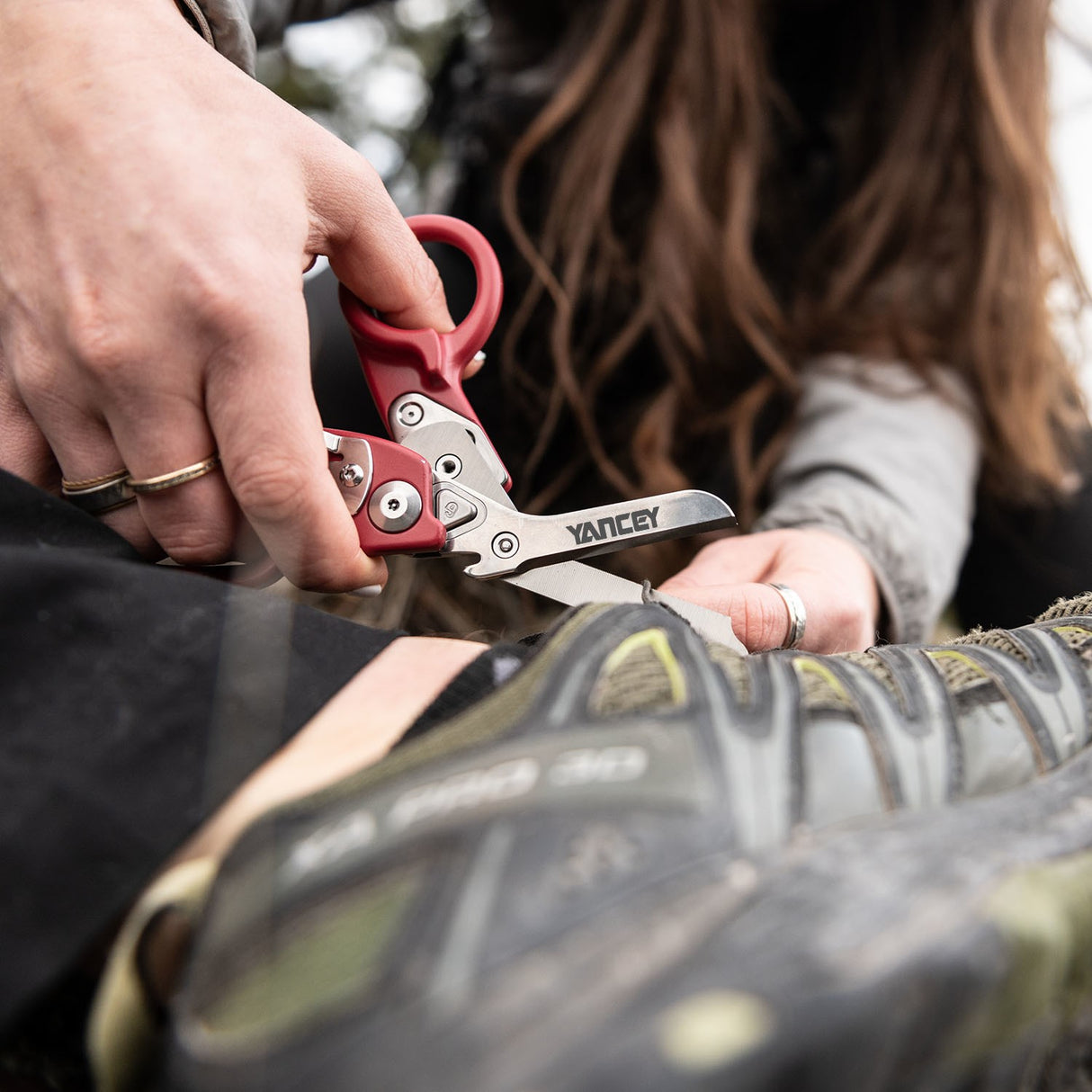 Leatherman® Raptor Response - Red
