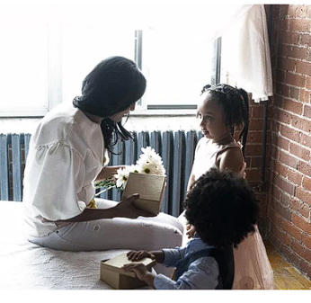 How does personalized gifting affect one’s mental health