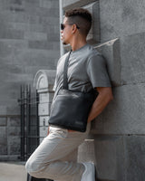 Bugatti Contrast Crossbody