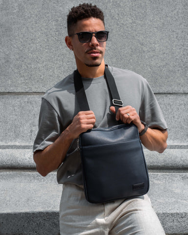 Bugatti Contrast Crossbody