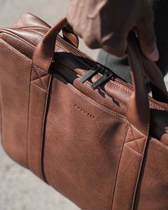 000903 Bugatti-Palermo Executive Briefcase