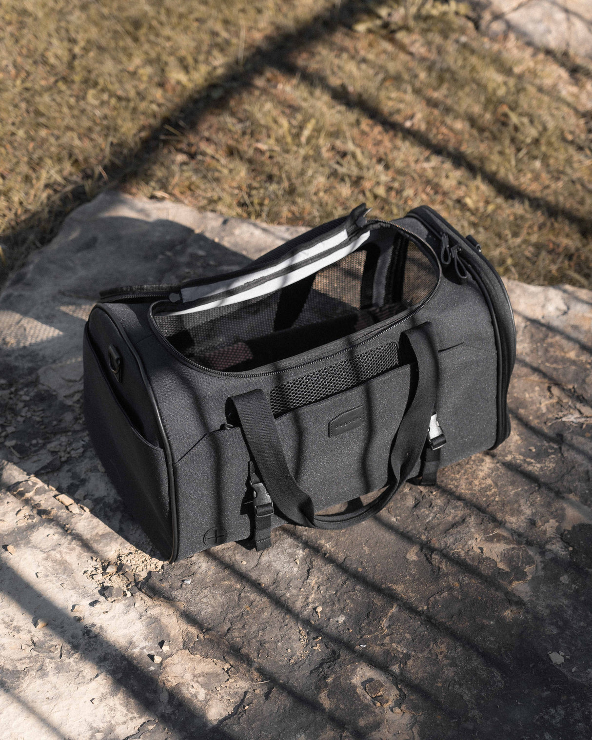 Bugatti Vacilando Pet Carrier Duffle