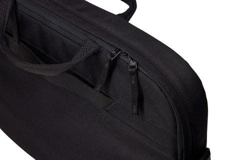 Case Logic Invigo Recycled 16'' Messenger Bag