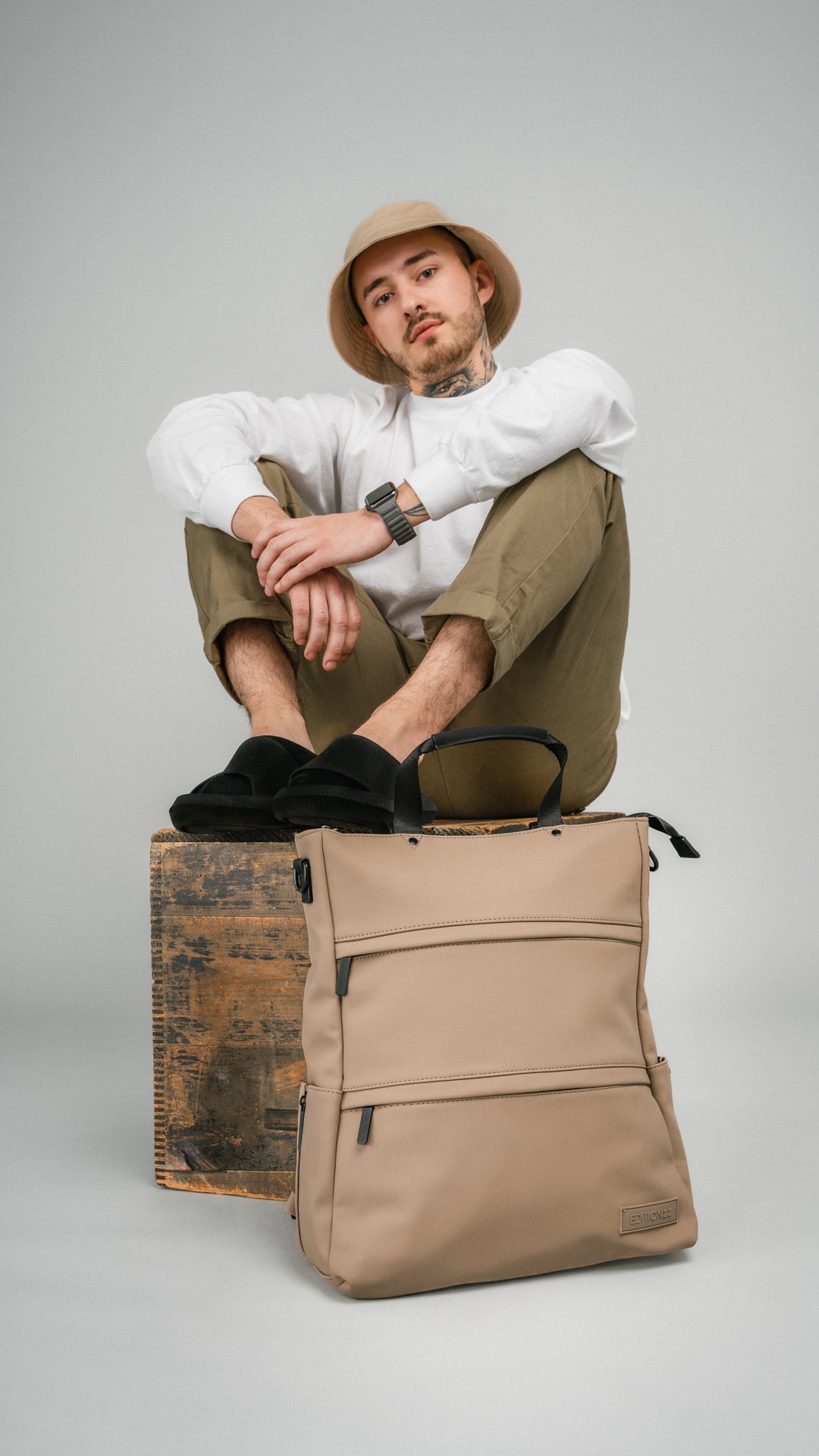 Bugatti Edition22 Core Nomadic Tote bag