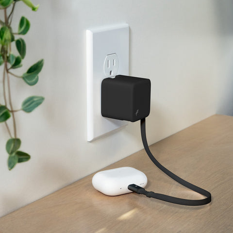 Wally Stretch 35 Wall Charger with cable