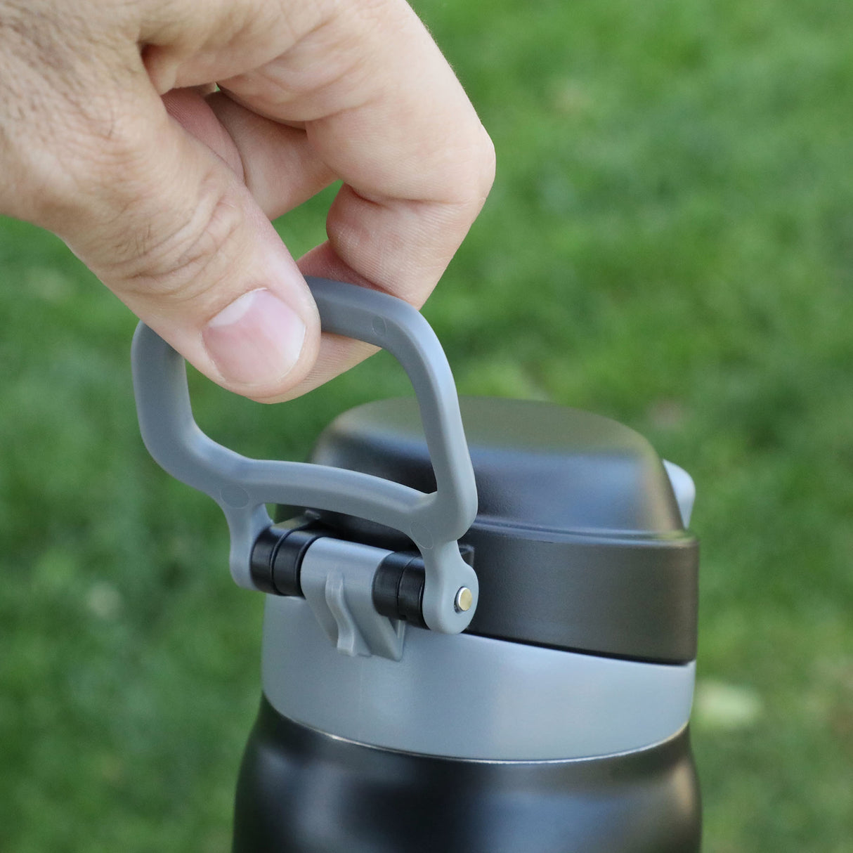 Trailswitch 900 Ml. (30 Fl. Oz.) 2-Way Bottle